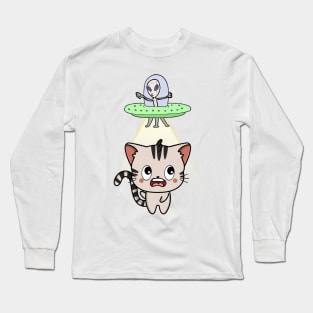 Funny tabby cat is being abducted by aliens Long Sleeve T-Shirt